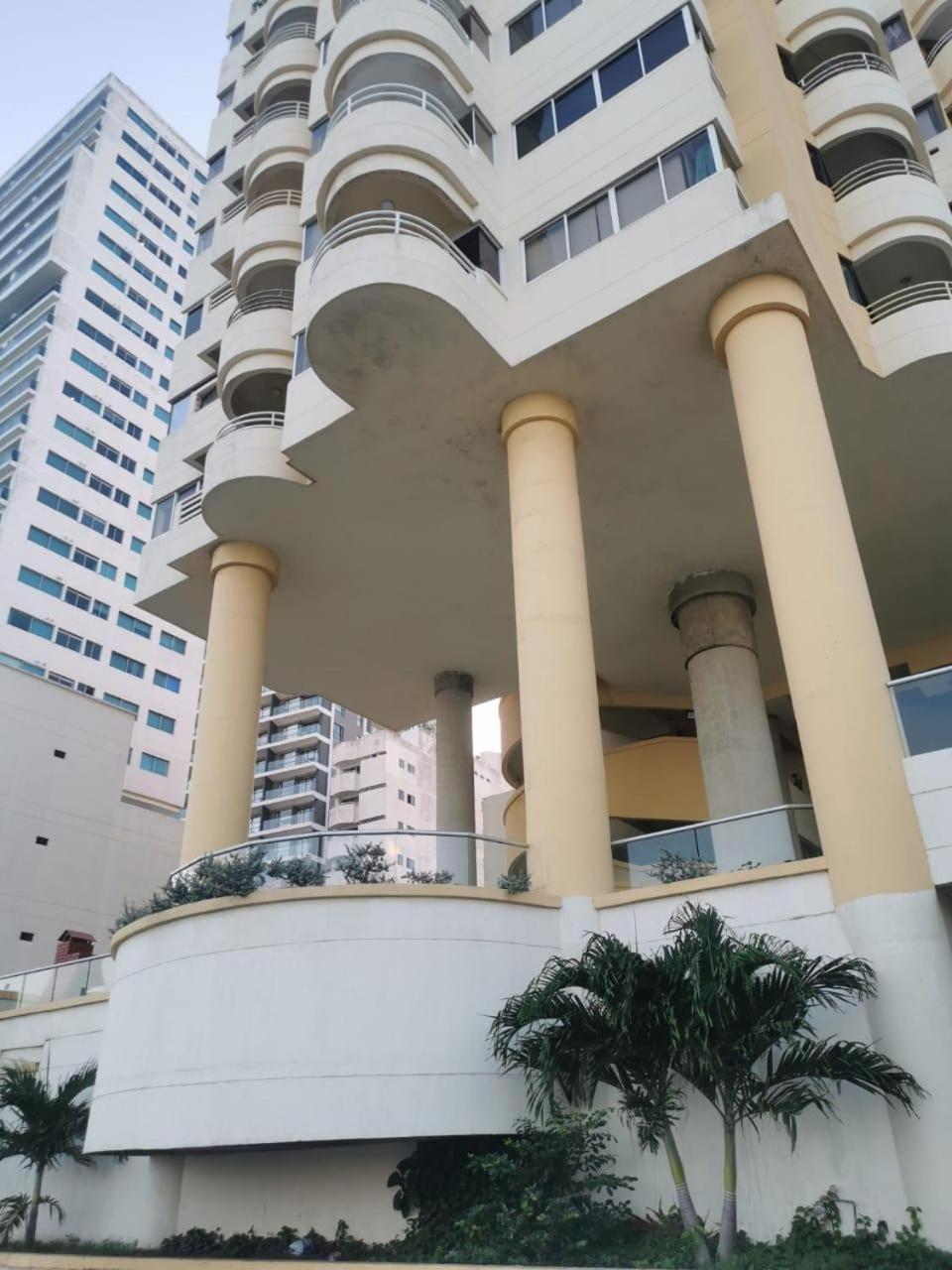 Oceanfront Apartment *